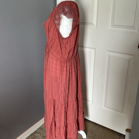 Old Navy maternity maxi lace dress size L - Picture 2 of 3